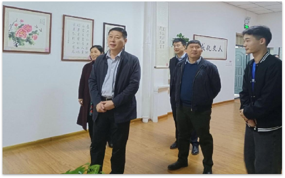 人文学院举办“礼赞新时代,奋进新征程”书画作品展